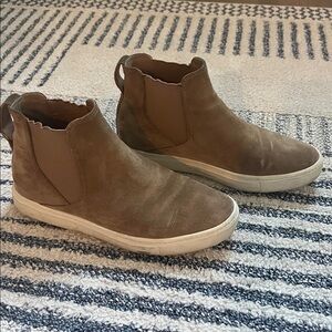 VINCE Tan Suede Platform Slip-On Shoe